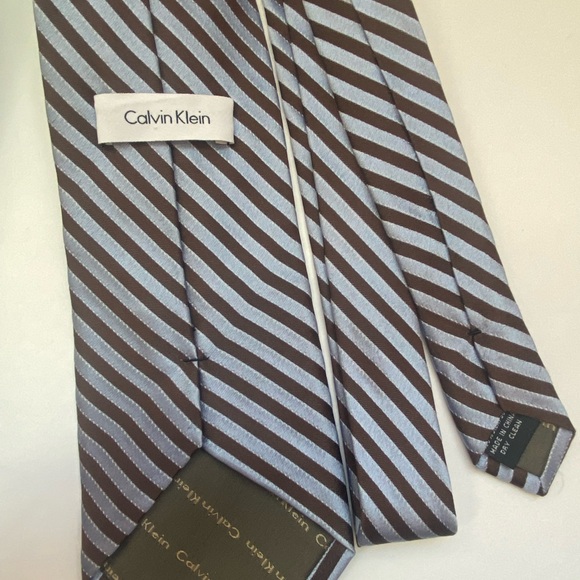 Calvin Klein set of Ties - Picture 5 of 6